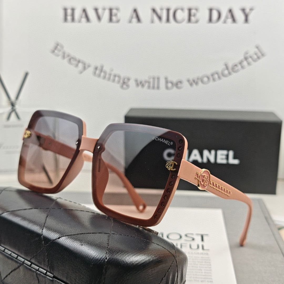 SQUARE SUNGLASSES 59909 IN BLACK TR FRAME WITH RESIN LENSES - Black
