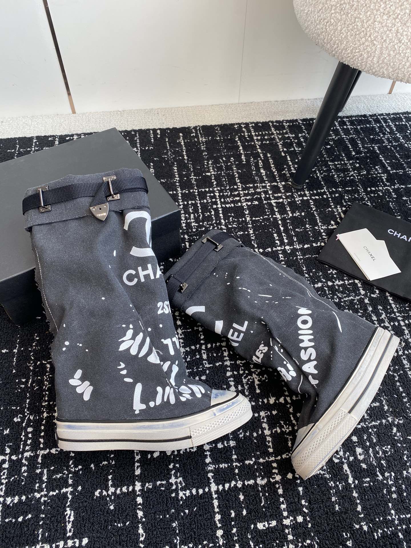 HIGH BOOTS IN BLACK CANVAS - 35