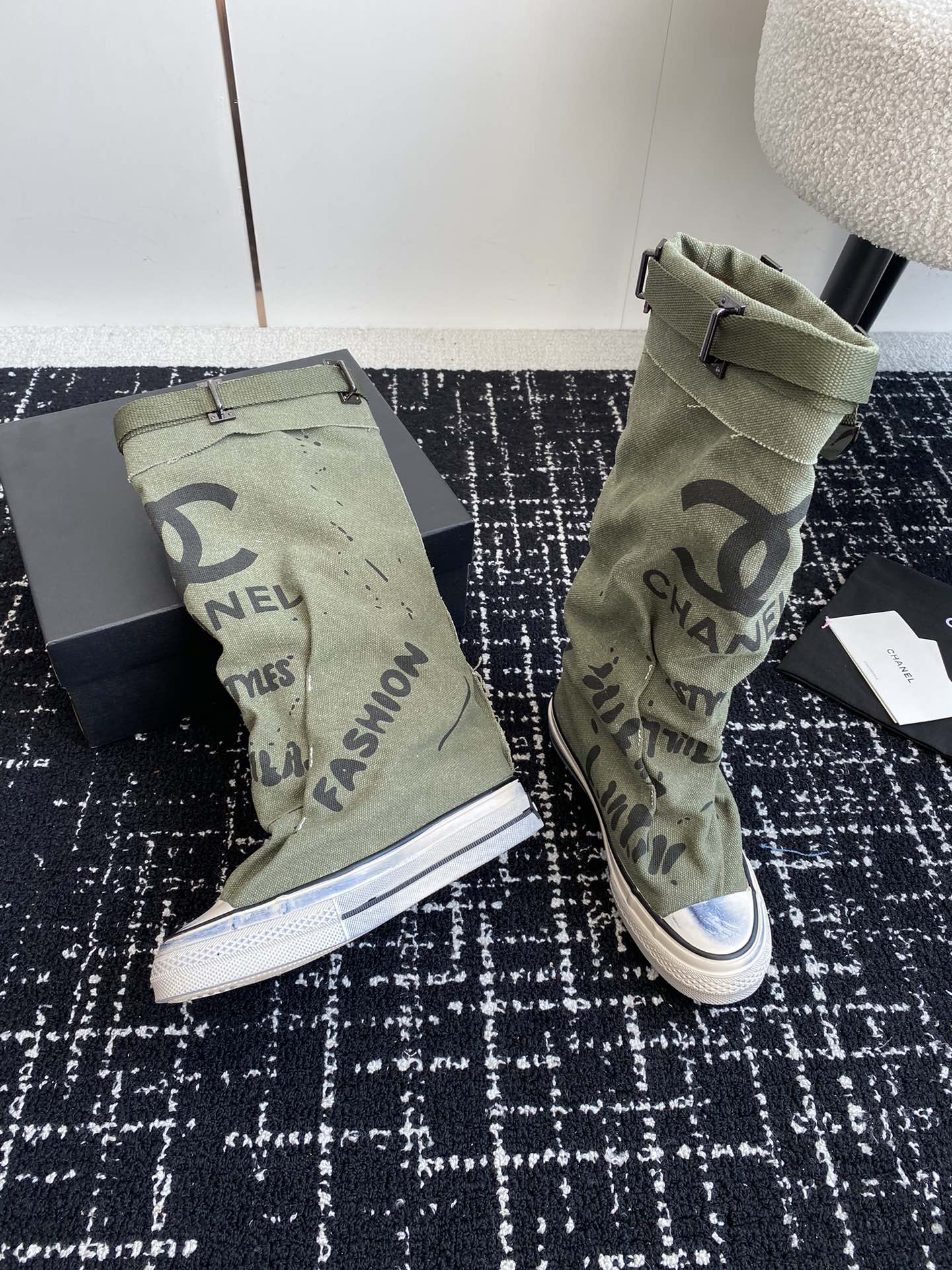 HIGH BOOTS IN ARMY GREEN CANVAS - 35