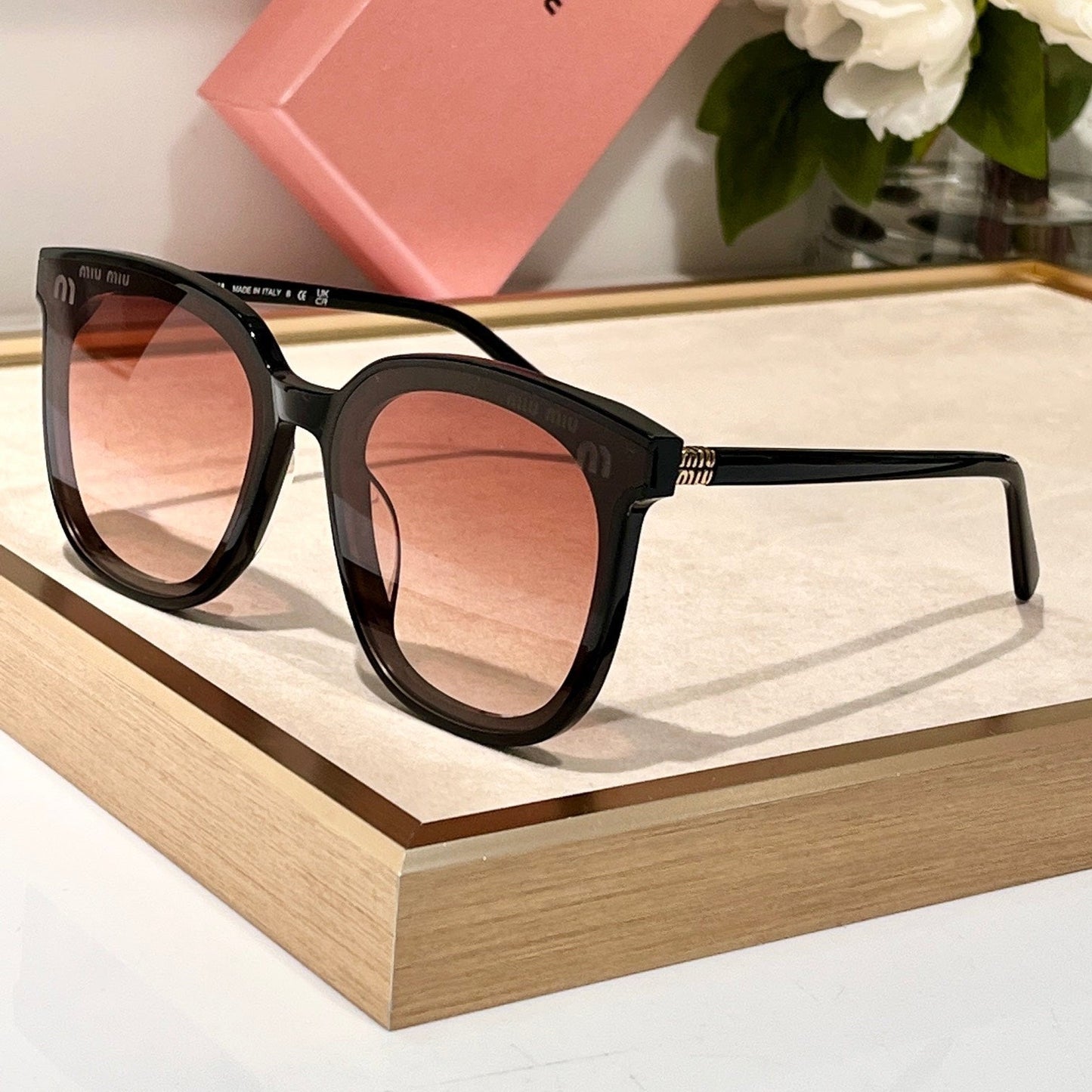 RUNWAY SUNGLASSES SMU08Z IN ACETATE - Black/Black Grey