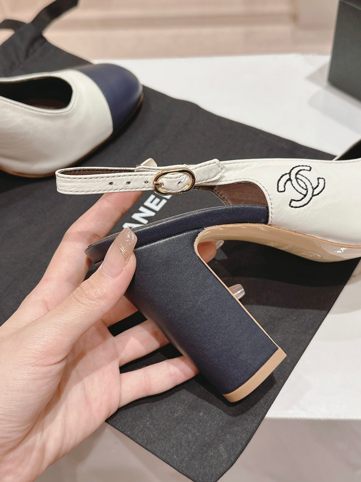 HIGH SLINGBACKS WHITE MIX BLACK SHEEPSKIN - 35