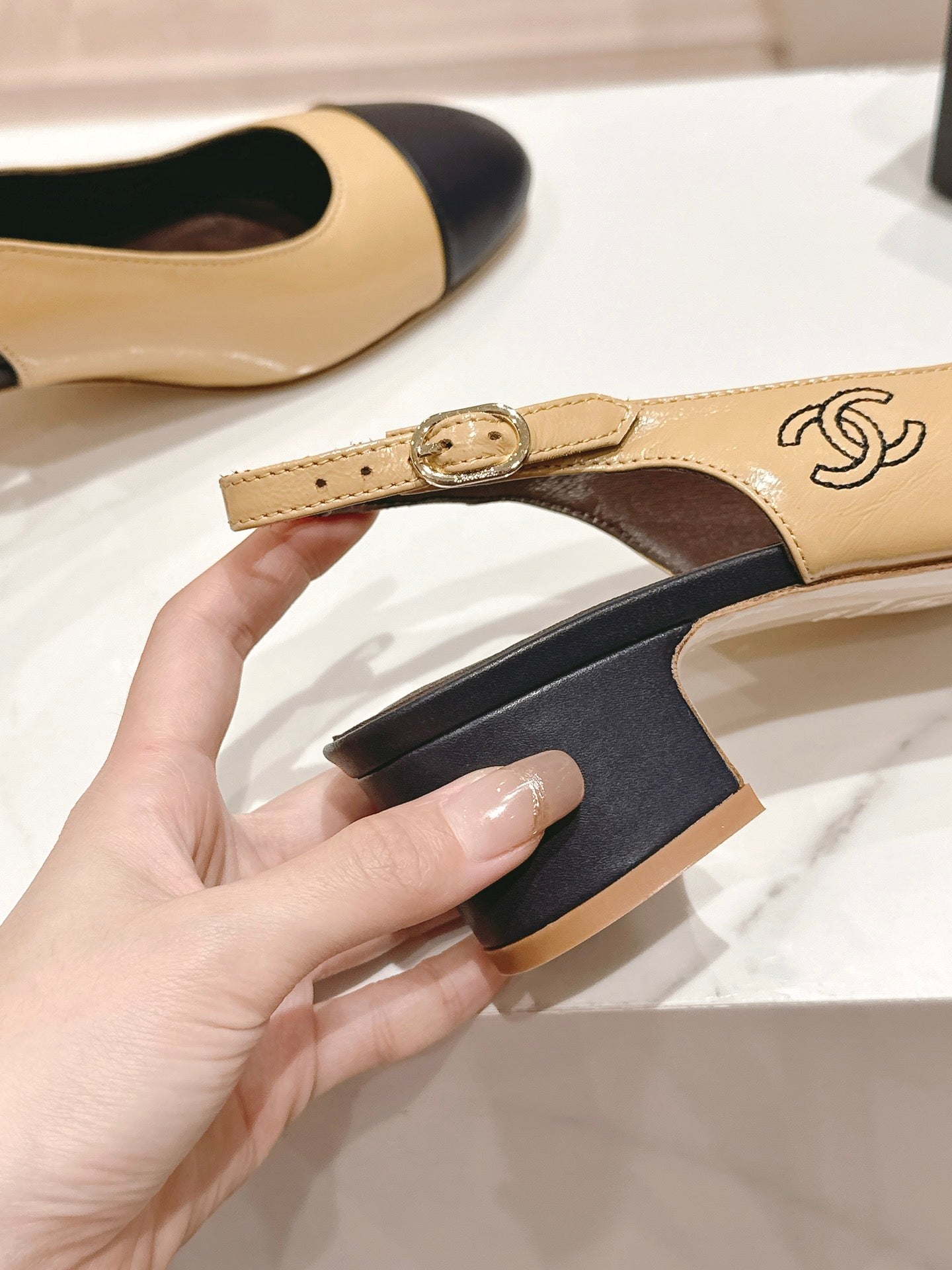 SLINGBACKS PEANUT BROWN MIX BLACK SHEEPSKIN - 35