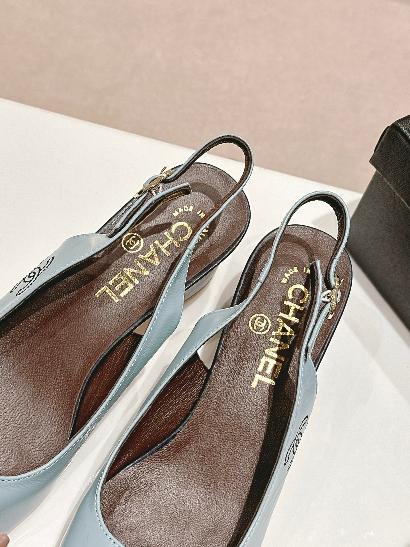 SLINGBACKS LIGHT BLUE MIX BLACK SHEEPSKIN - 35
