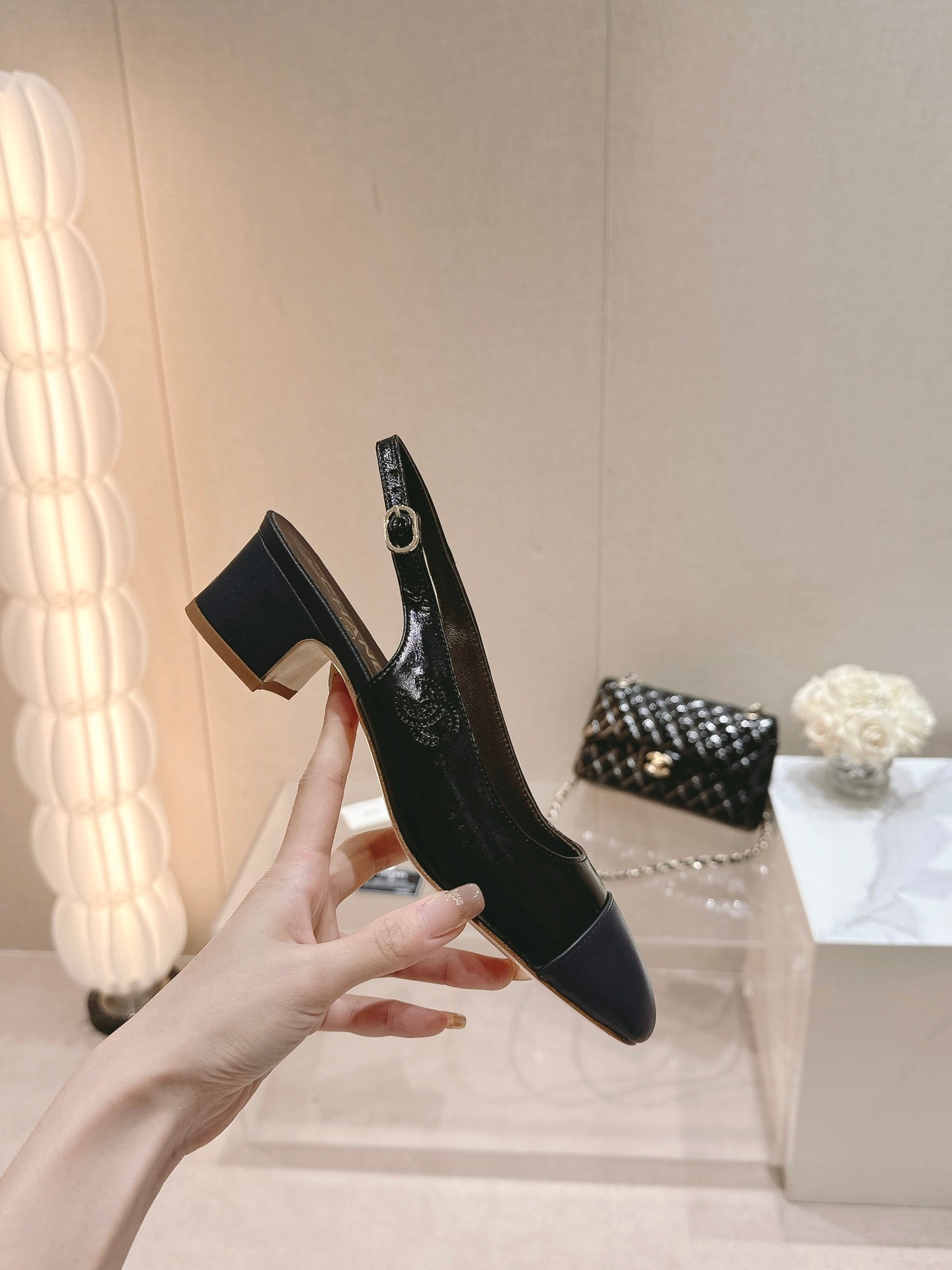 SLINGBACKS IN BLACK SHEEPSKIN - 35