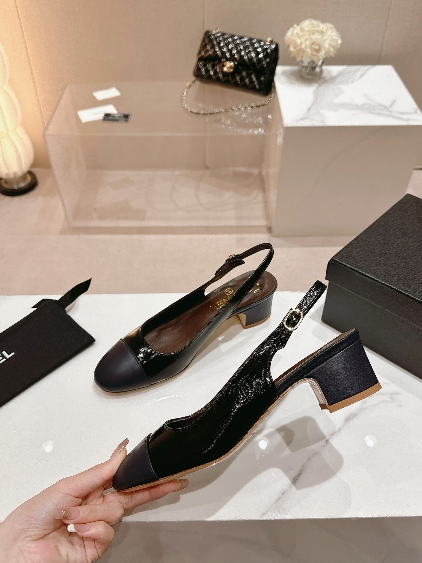 SLINGBACKS IN BLACK SHEEPSKIN - 35