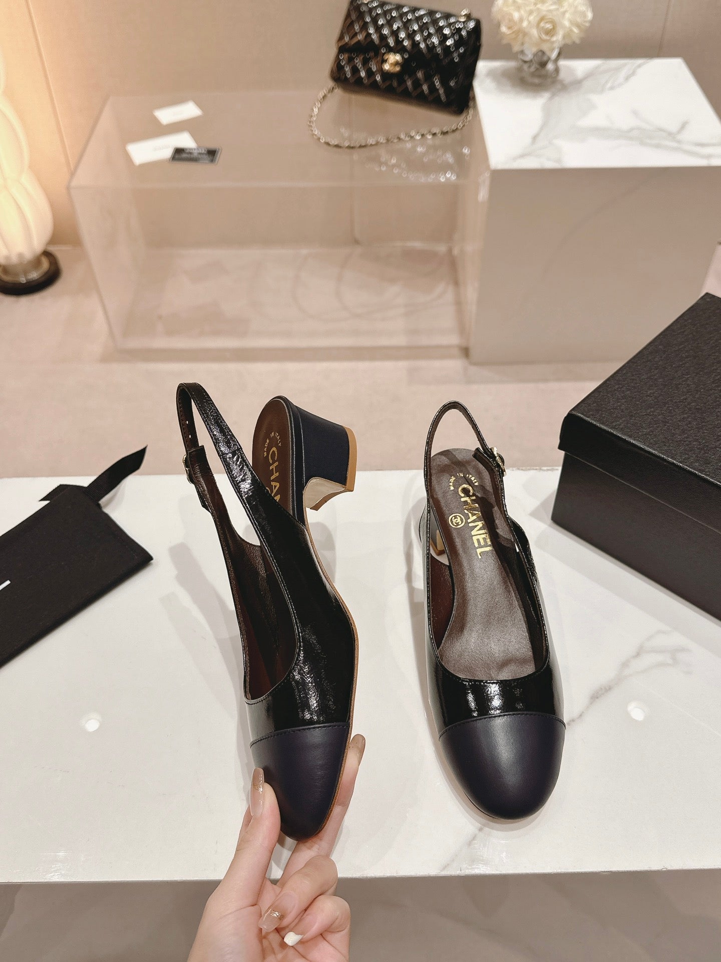 SLINGBACKS IN BLACK SHEEPSKIN - 35
