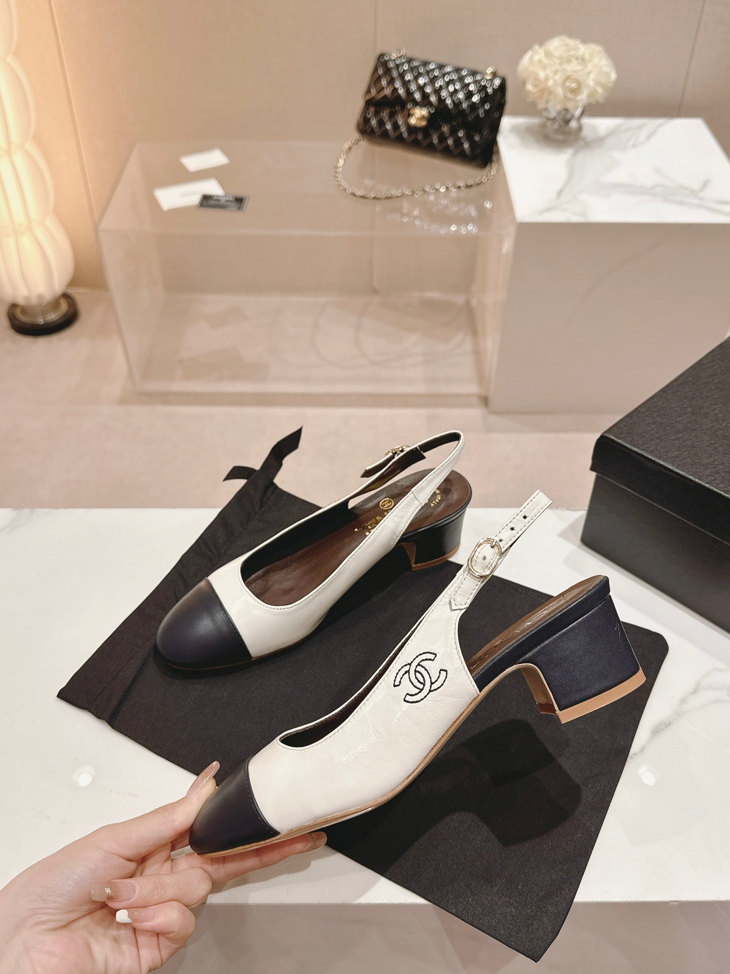 SLINGBACKS WHITE MIX BLACK SHEEPSKIN - 35
