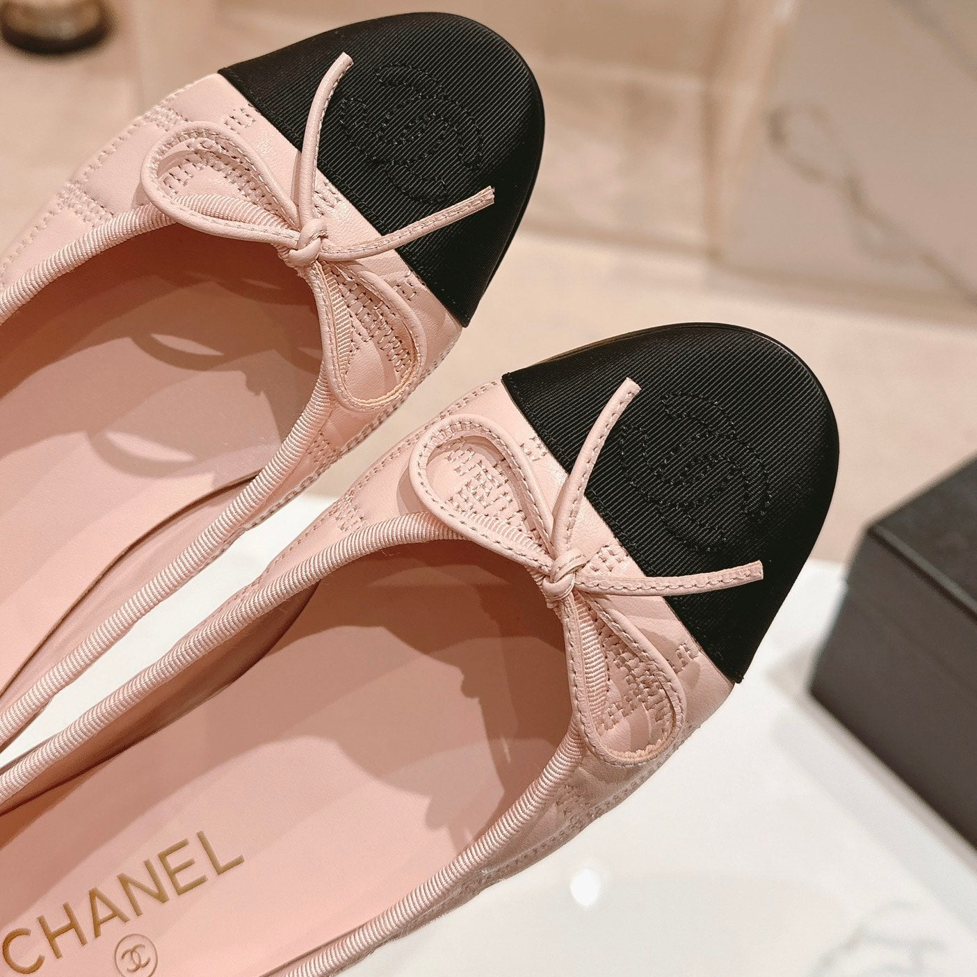 Double C New Ballet Flats Light Pink Black Lambskin - 34