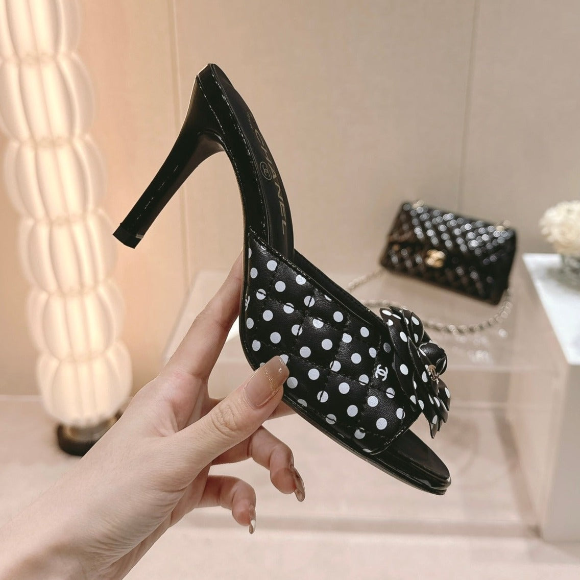 Double C New Camellia High Heel Black/White Caro - 35
