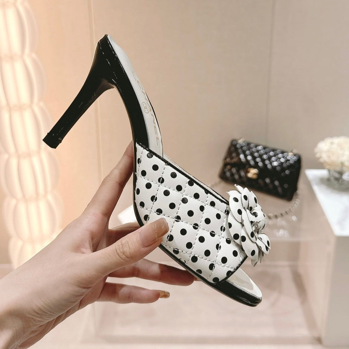Double C New Camellia High Heel White/Black caro - 35