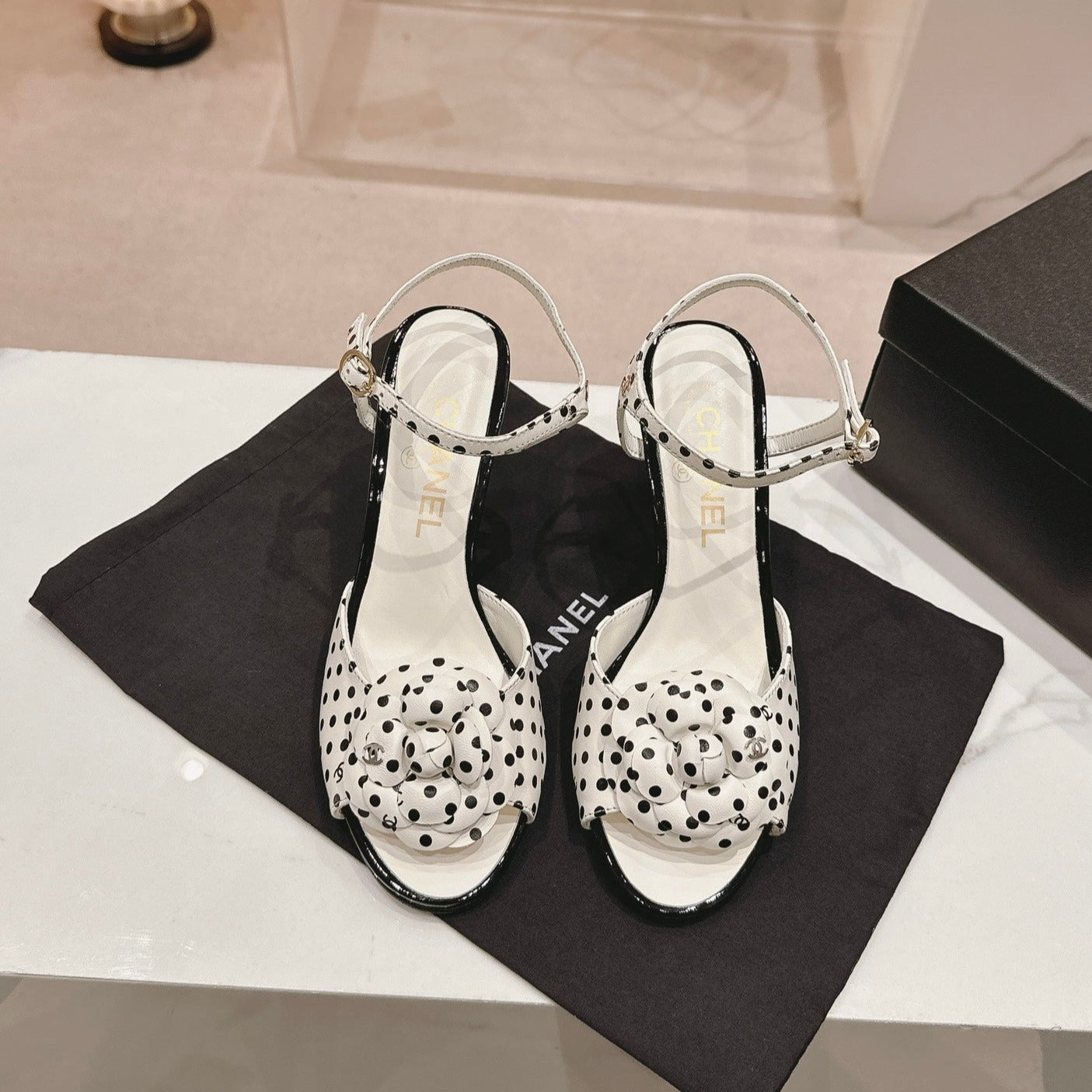 Double C New Camellia High Heel Sandals White/ Black Caro - 35