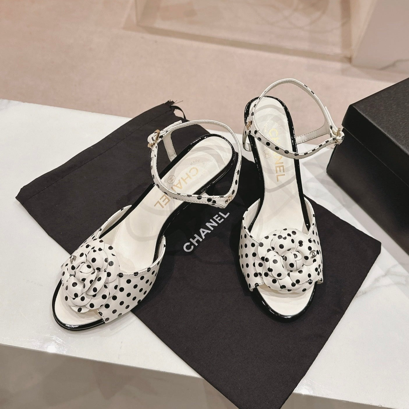 Double C New Camellia High Heel Sandals White/ Black Caro - 35