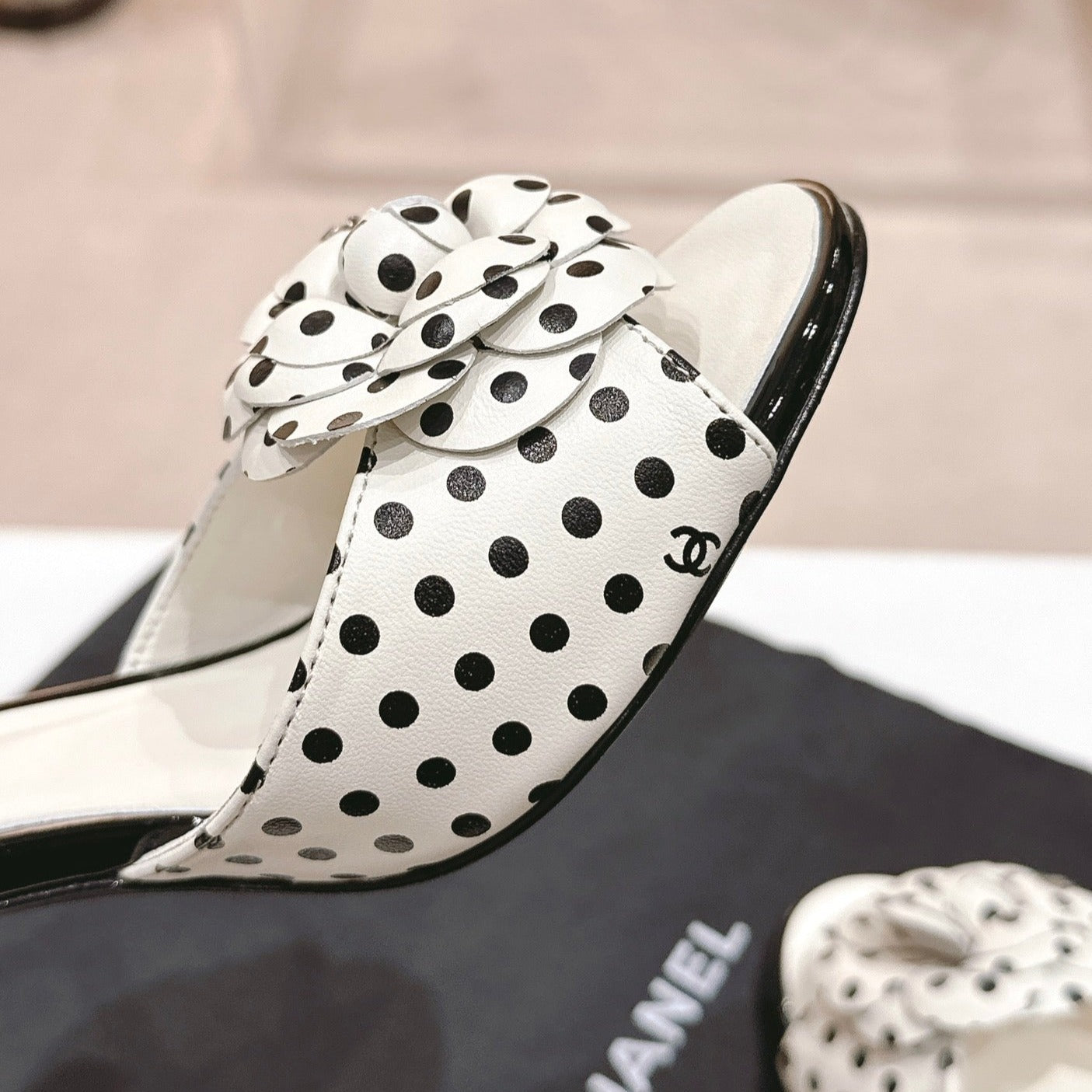 Double C New Camellia High Heel Sandals White/ Black Caro - 35