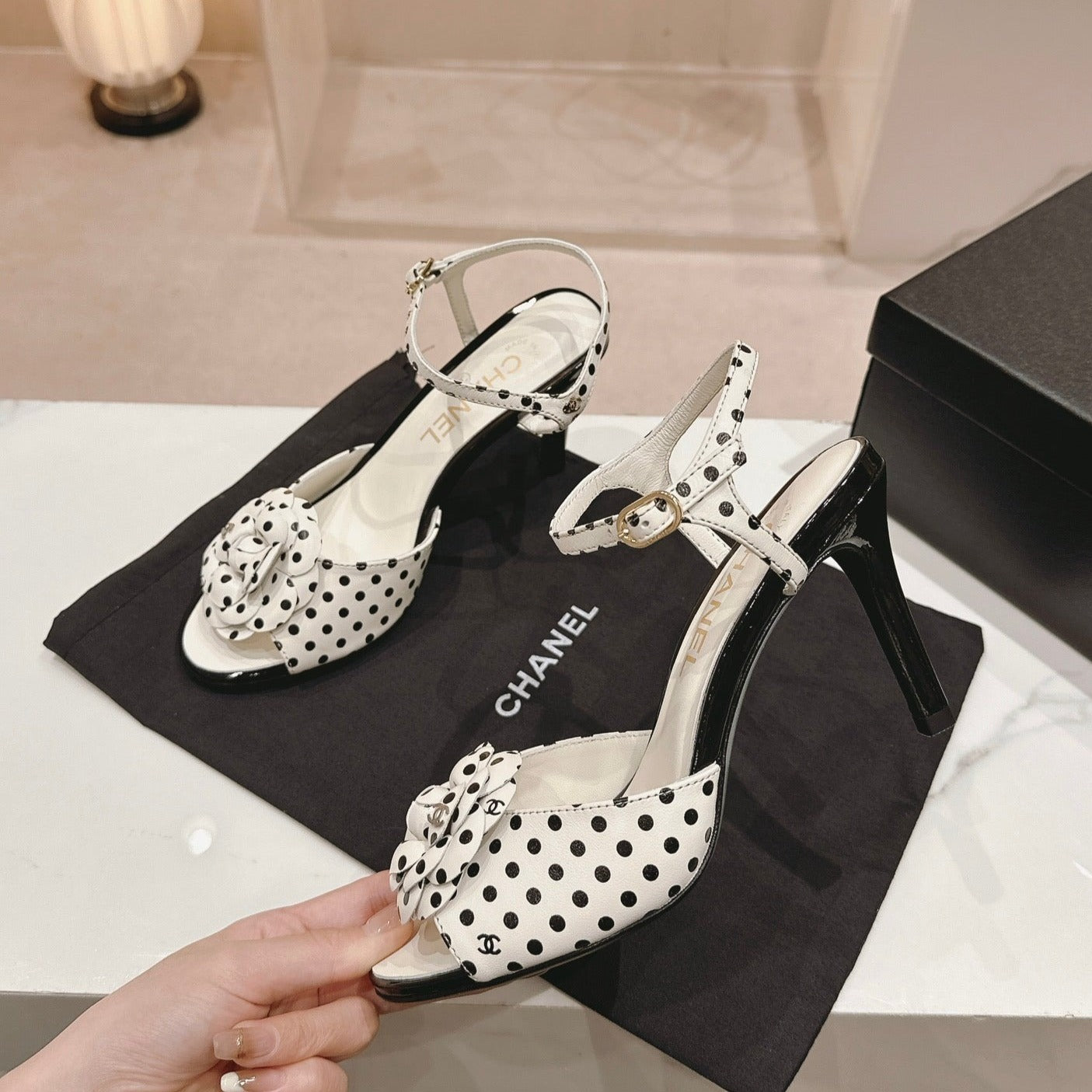 Double C New Camellia High Heel Sandals White/ Black Caro - 35