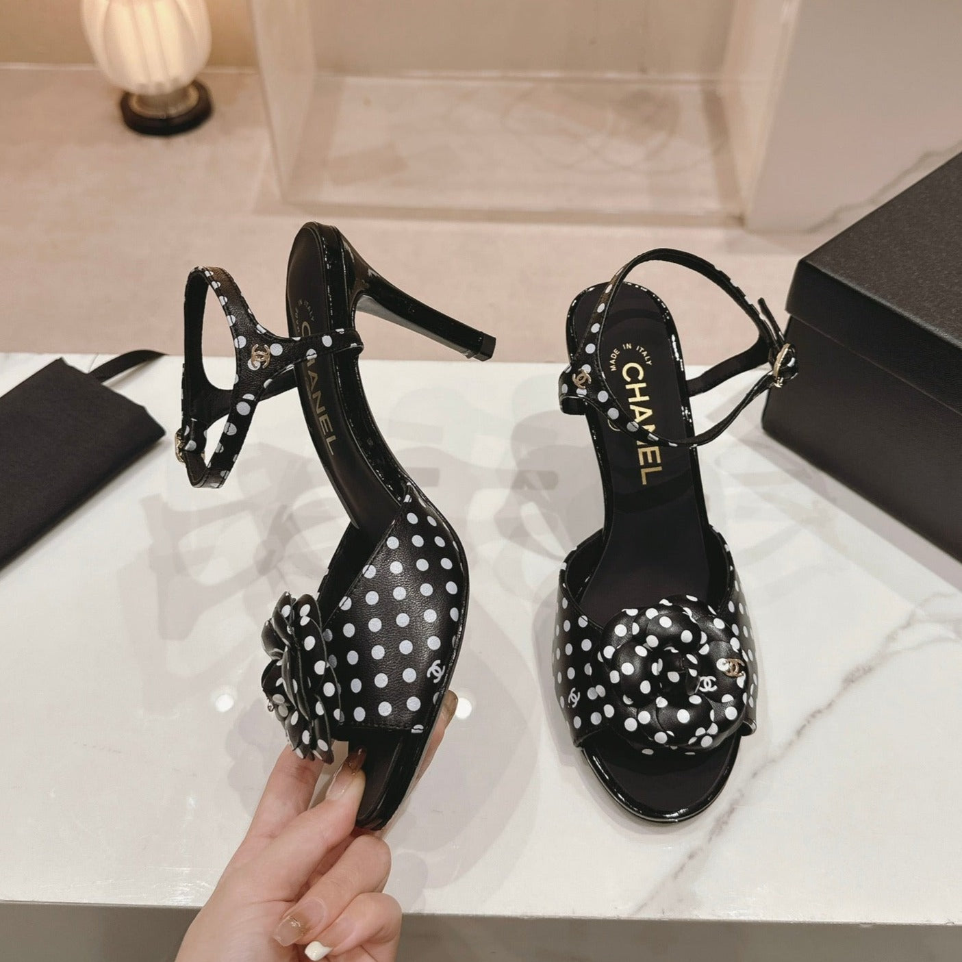 Double C New Camellia High Heel Sandals Black/ White Caro - 35