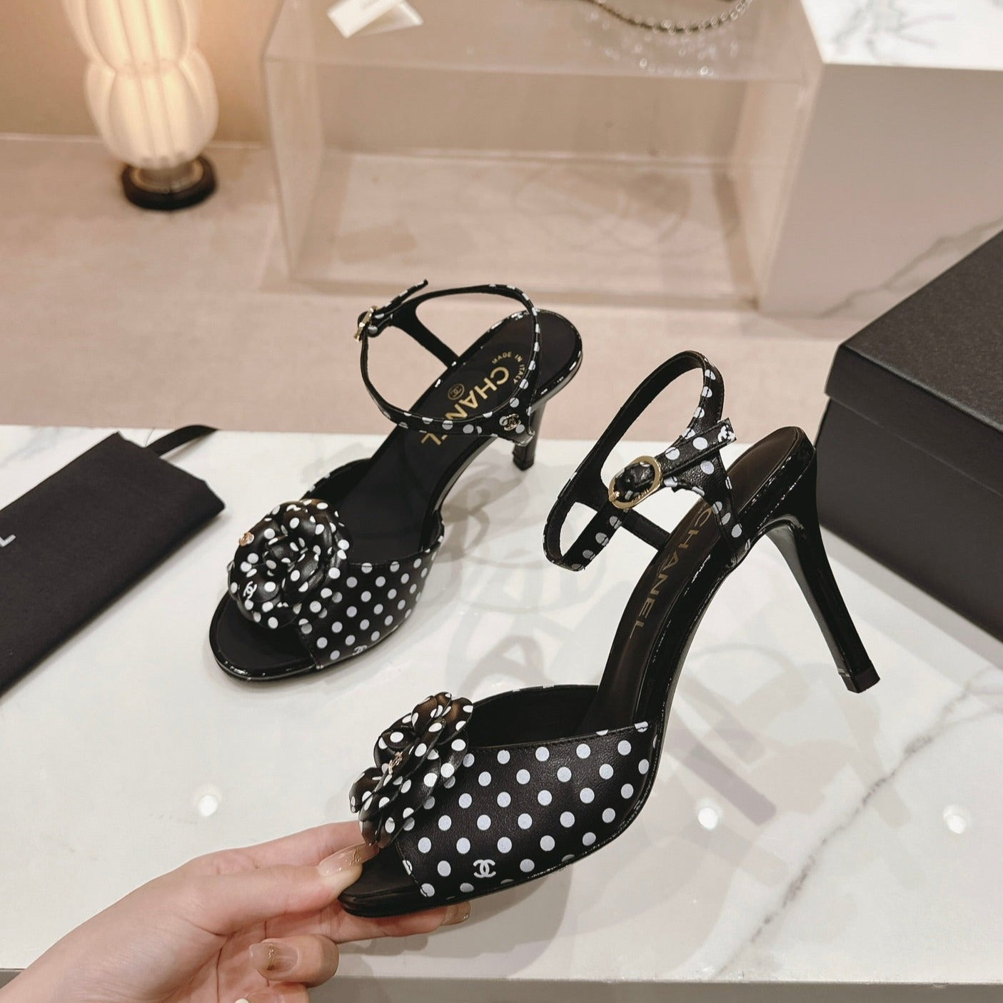 Double C New Camellia High Heel Sandals Black/ White Caro - 35