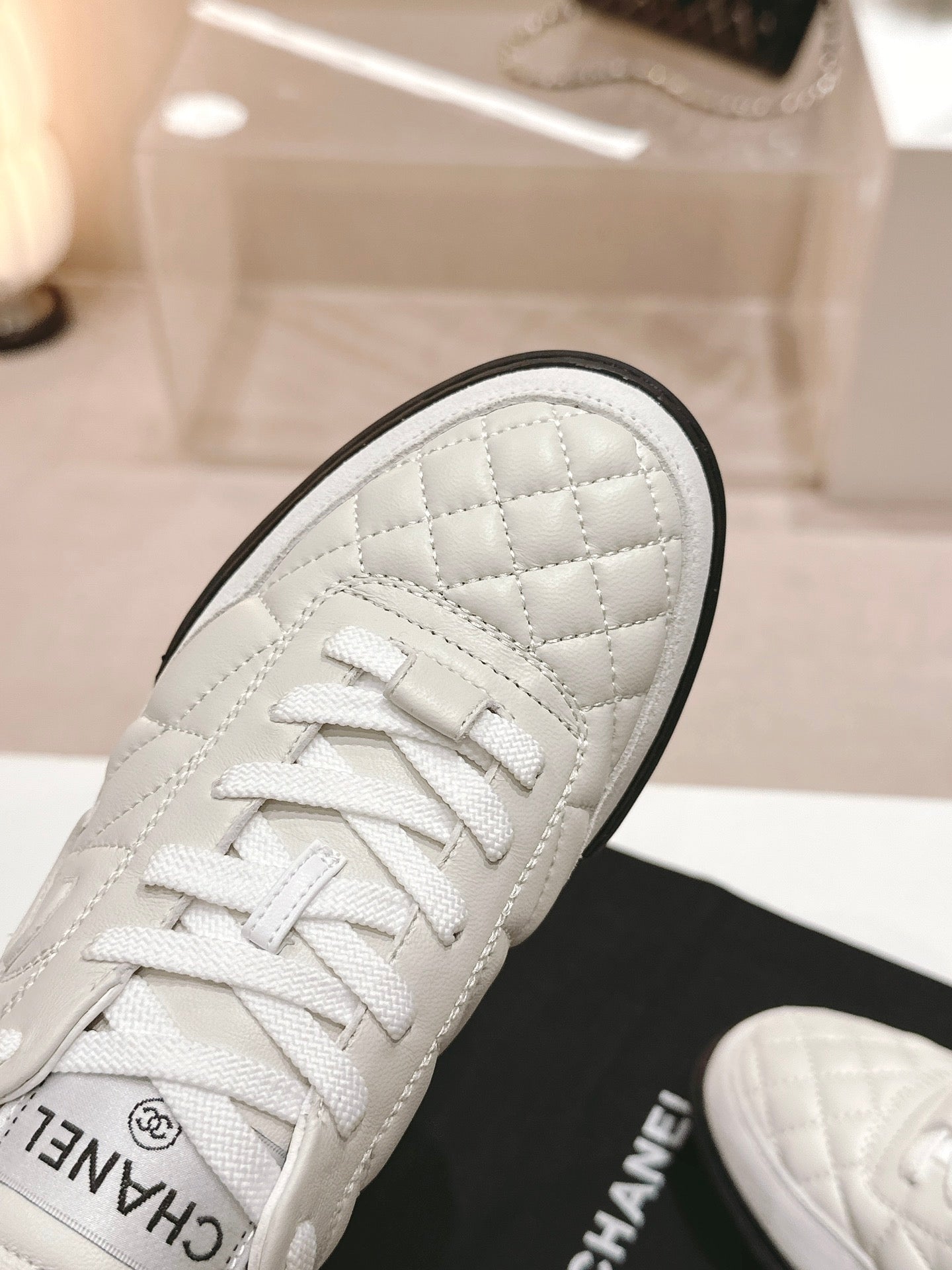 SNEAKERS IN GLOSSY WHITE LAMBSKIN - 35