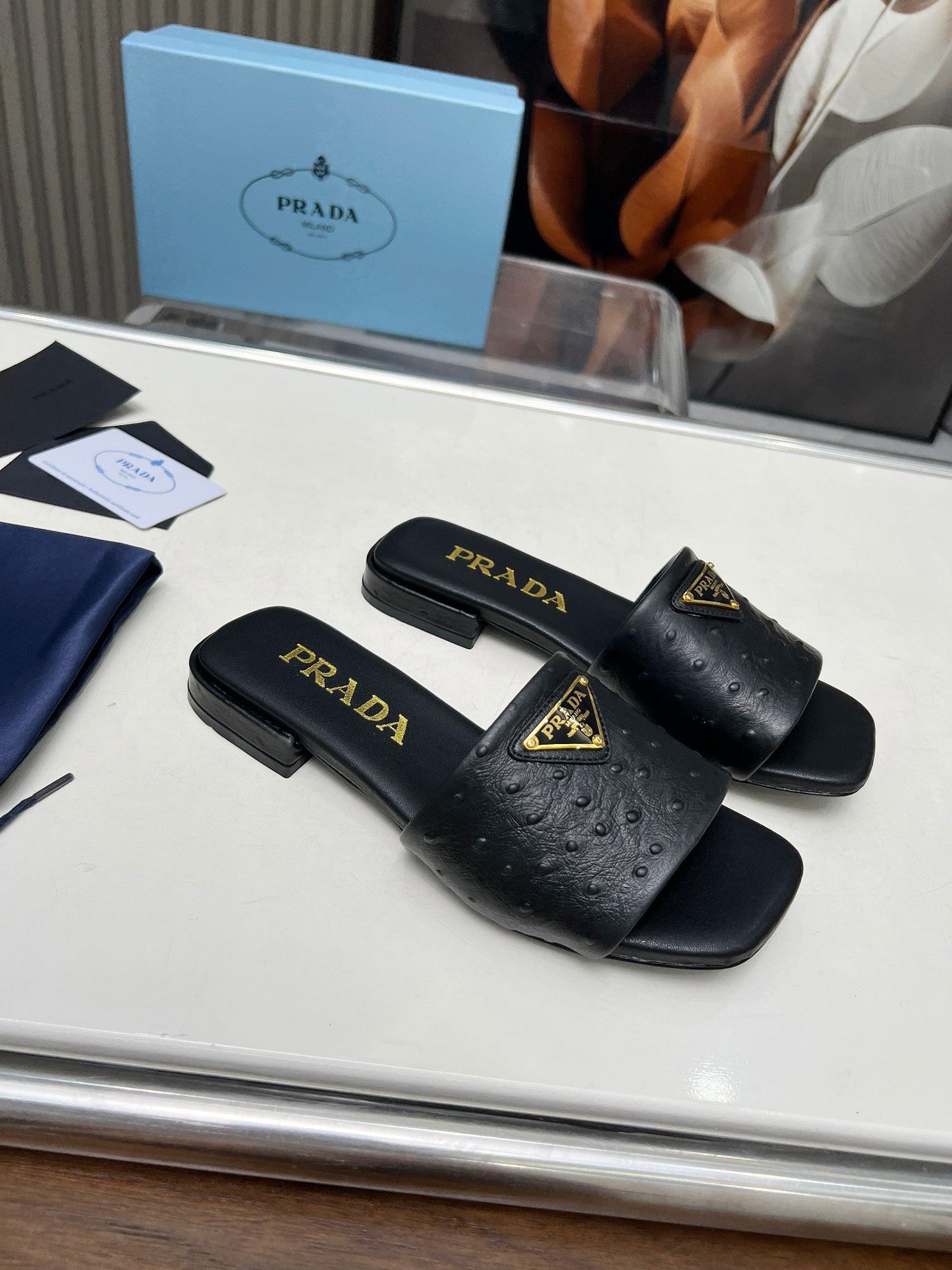 PRA SAFFIANO PATENT SLIDES OSTRICH MOTIF BLACK CALFSKIN - 35
