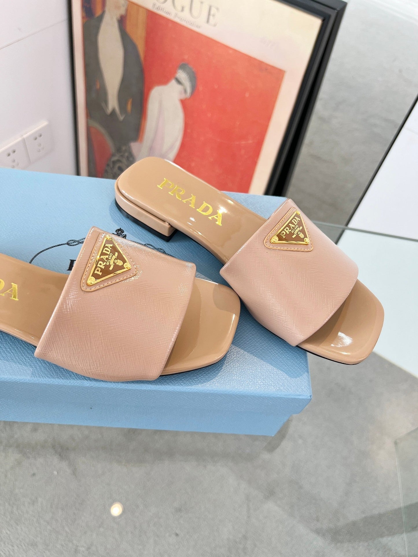 PRA SAFFIANO PATENT SLIDES TUSCAN CALFSKIN - 35