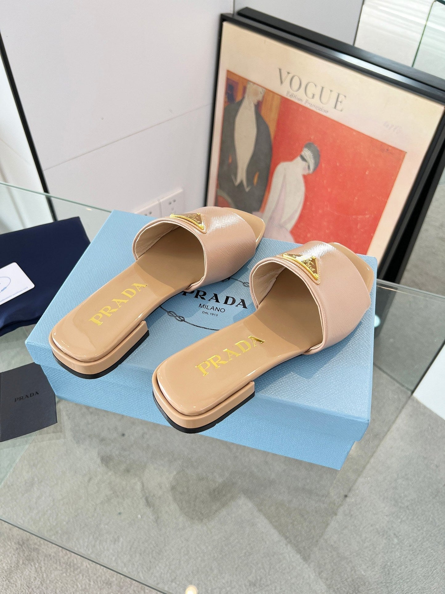 PRA SAFFIANO PATENT SLIDES TUSCAN CALFSKIN - 35