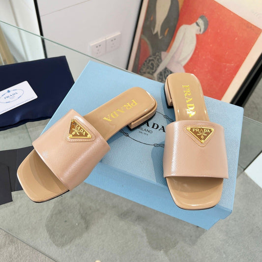 PRA SAFFIANO PATENT SLIDES TUSCAN CALFSKIN - 35