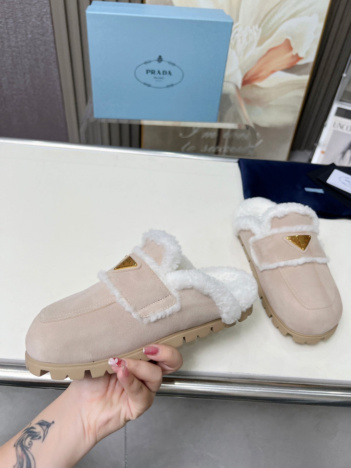 SUEDE AND SHEARLING MULES BEIGE - 35