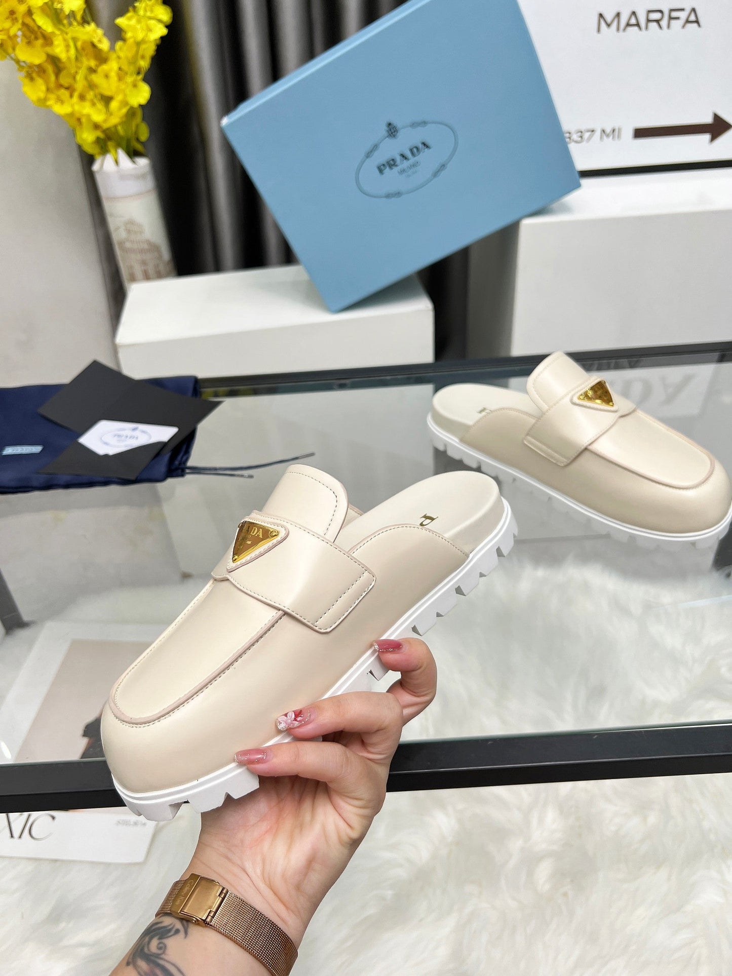 SABOTS MULES BEIGE CALFSKIN - 35
