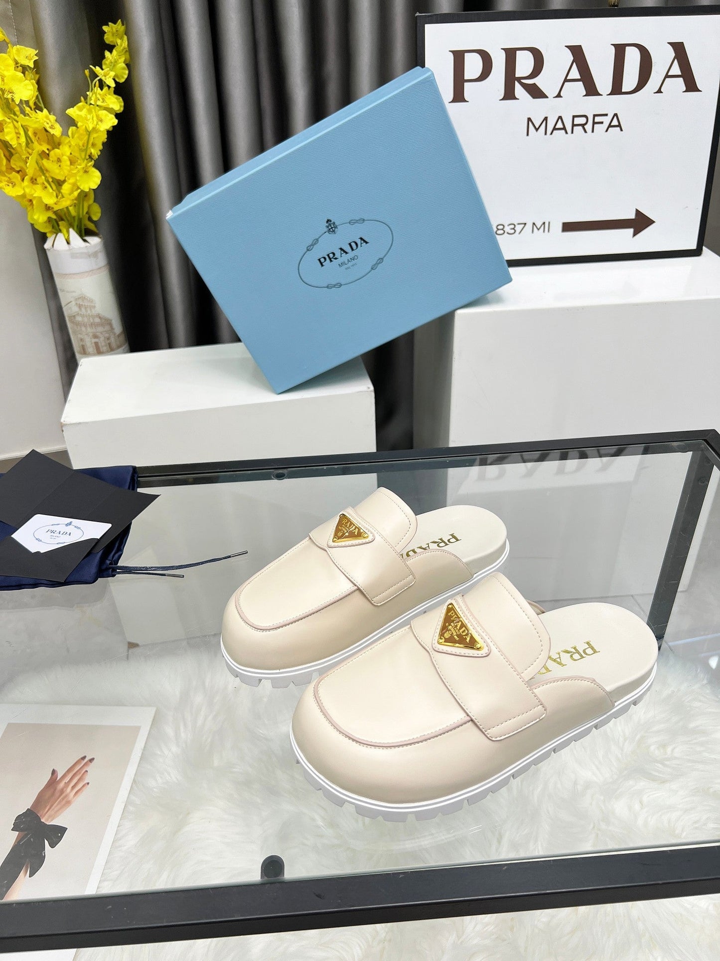 SABOTS MULES BEIGE CALFSKIN - 35