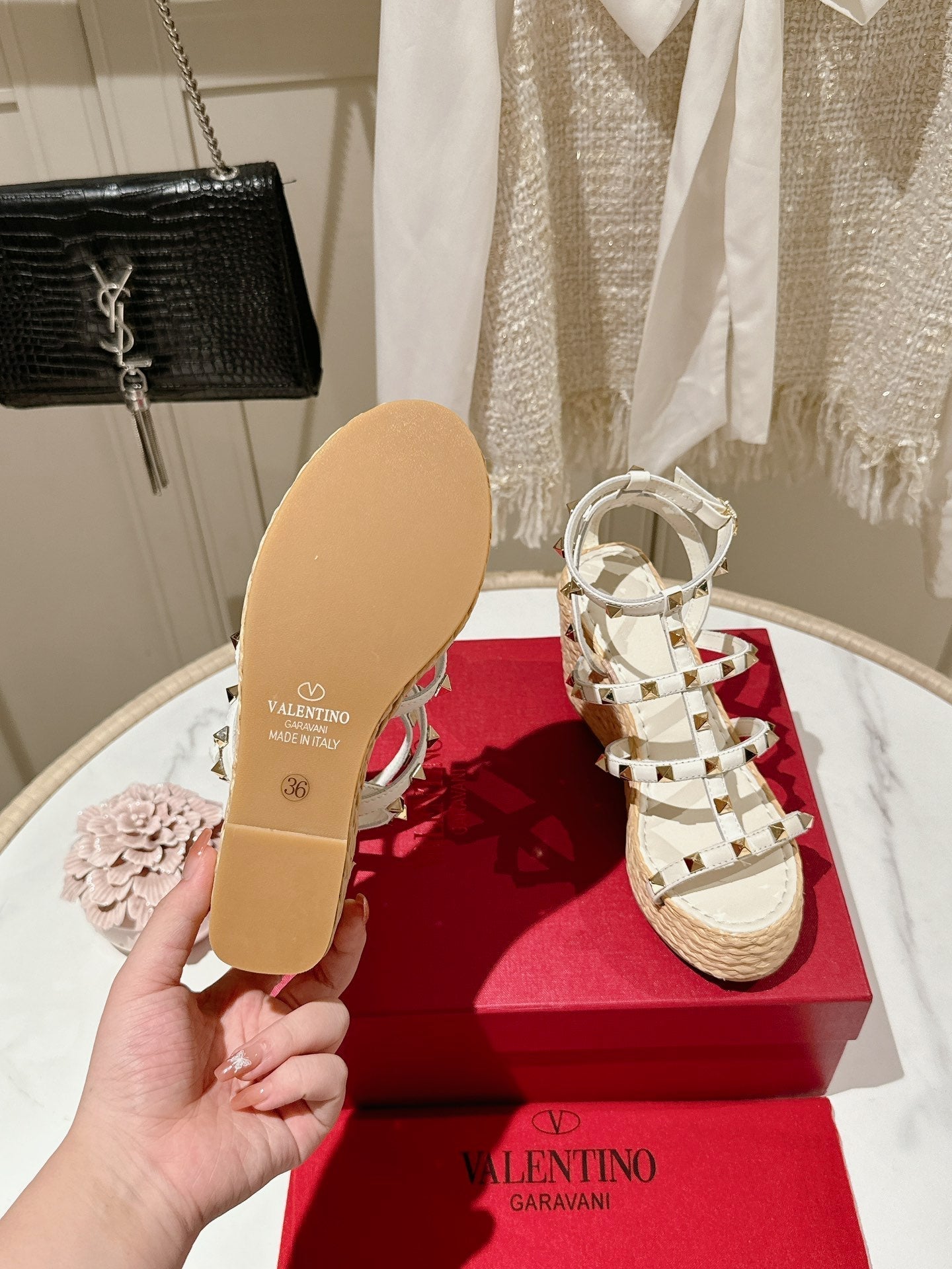 ROCKSTUD ANKLE STRAP WEDGE SANDAL IN WHITE CALFSKIN LEATHER 95 MM - 35