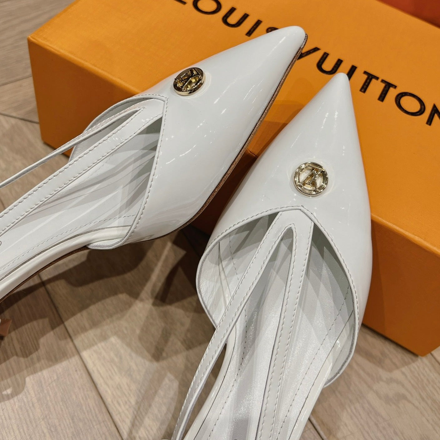 LV LOW HEEL SLINGBACK WHITE - 34