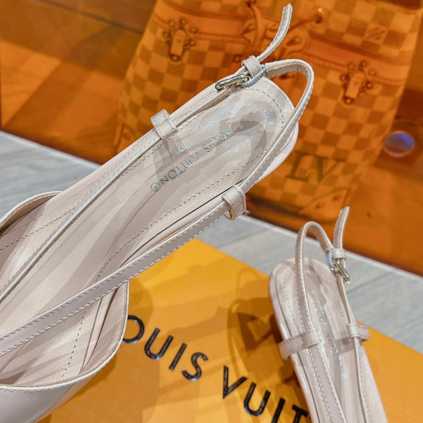 LV LOW HEEL SLINGBACK BEIGE - 34
