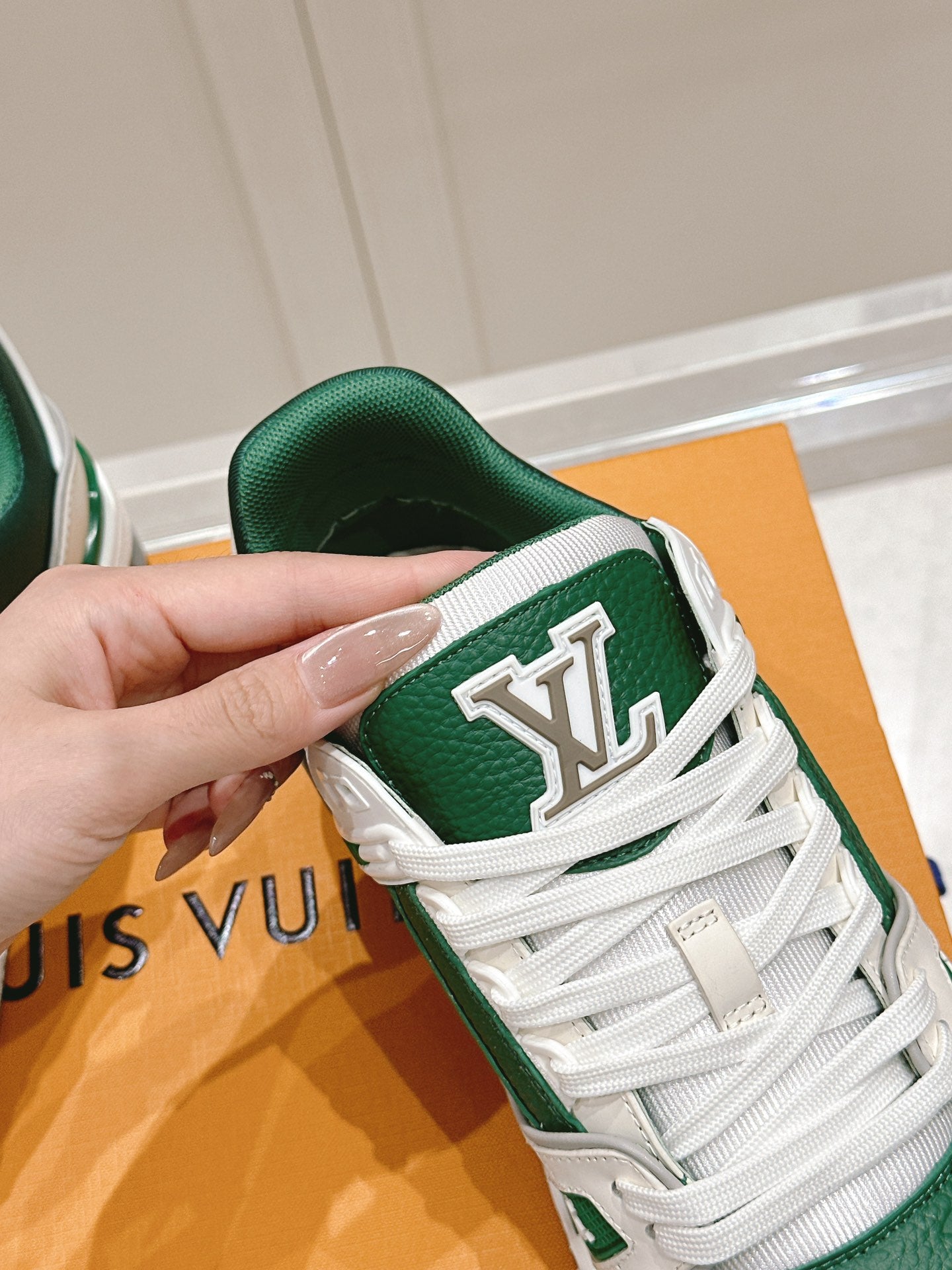 LV TRAINER SNEAKER IN BORNEO GREEN GRAINED CALFSKIN - 35