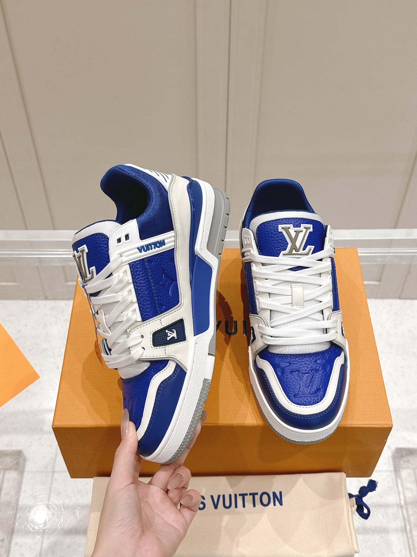 LV TRAINER SNEAKER IN GASTON BLUE GRAINED CALFSKIN - 35
