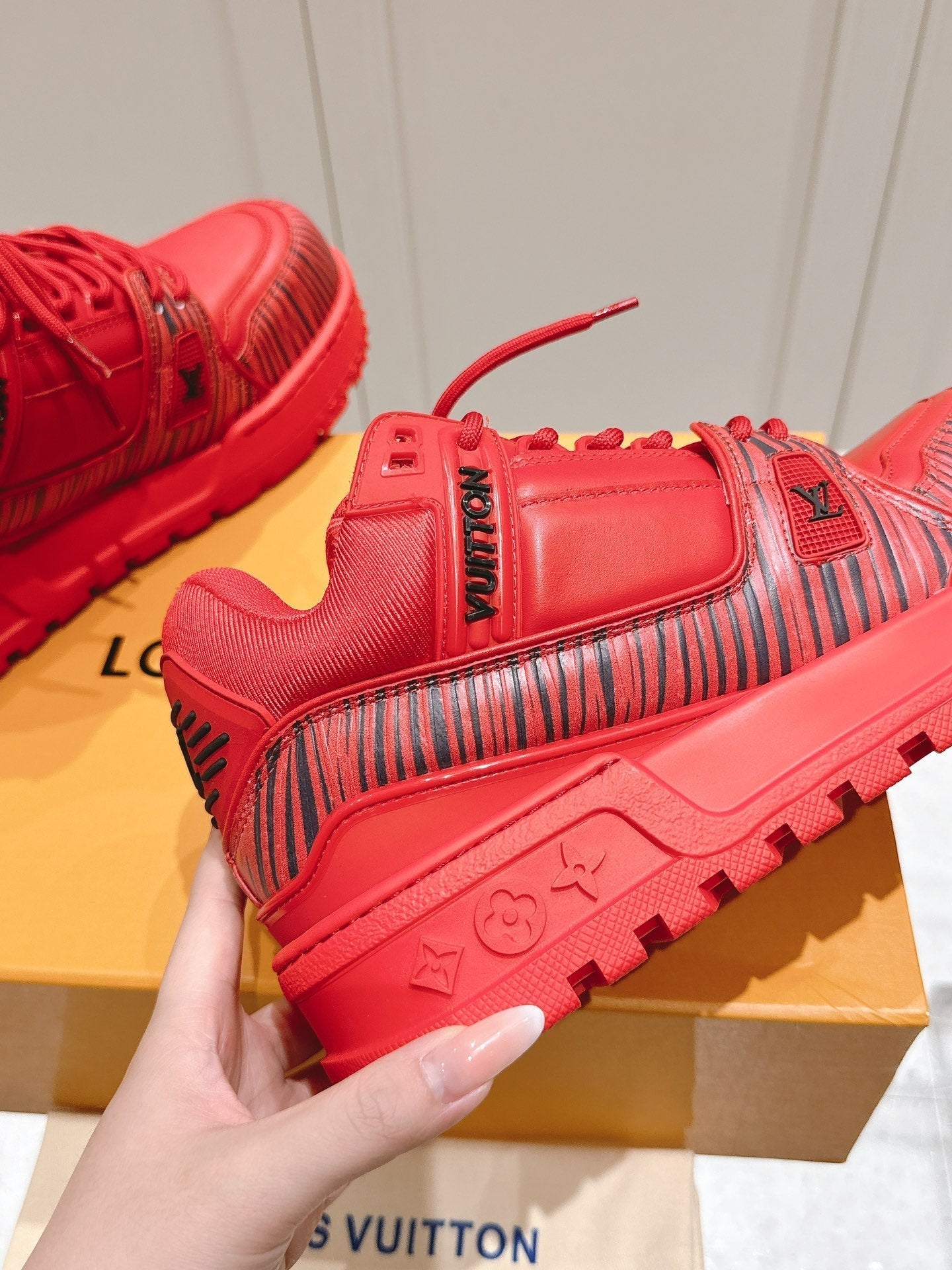 LV TRAINER MAXI LV X PARK SEO-BO IN RUBY RED CALFSKIN - 35