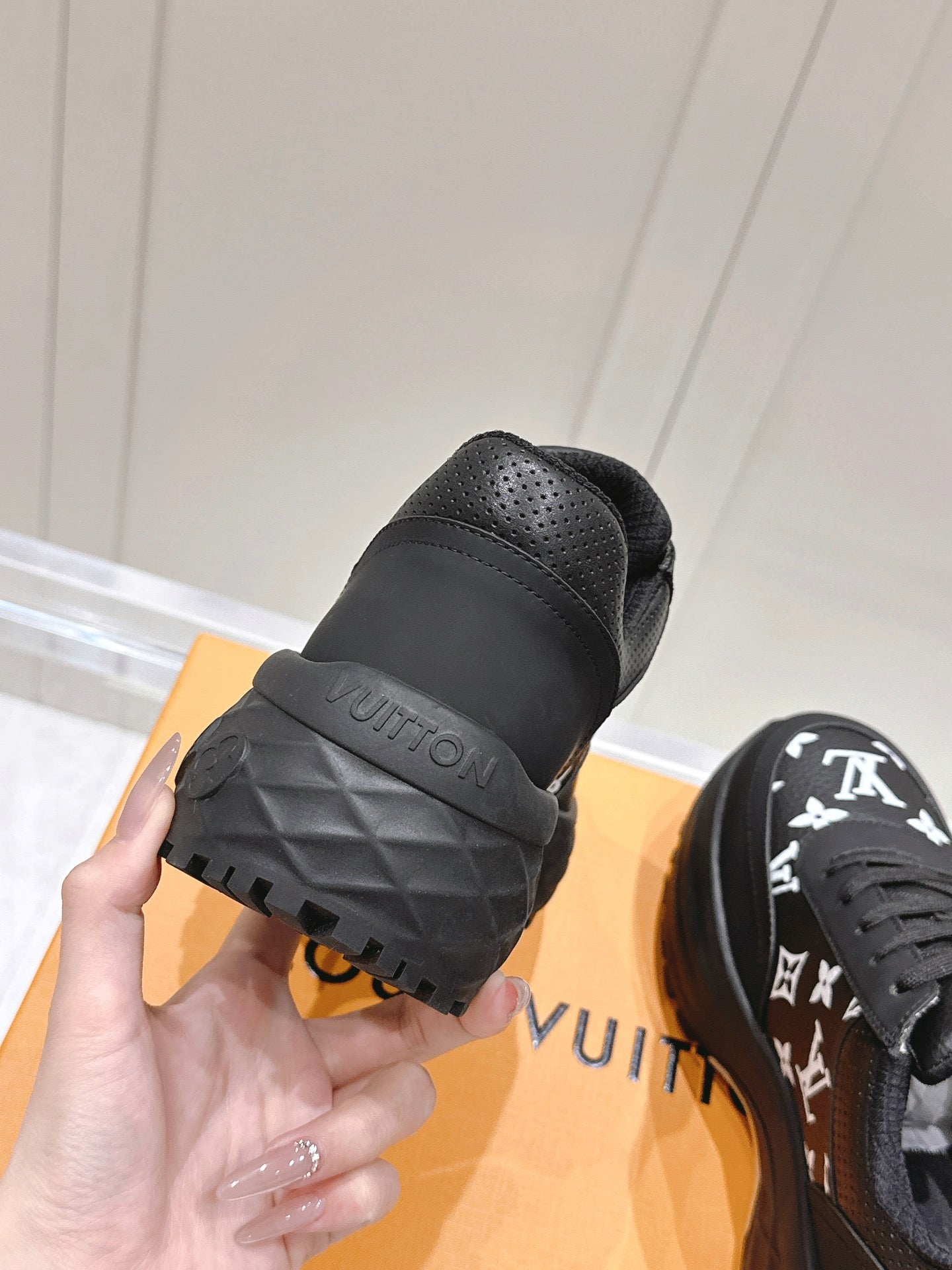 RUN AWAY SNEAKER IN BLACK MIX WHITE CALFSKIN - 35
