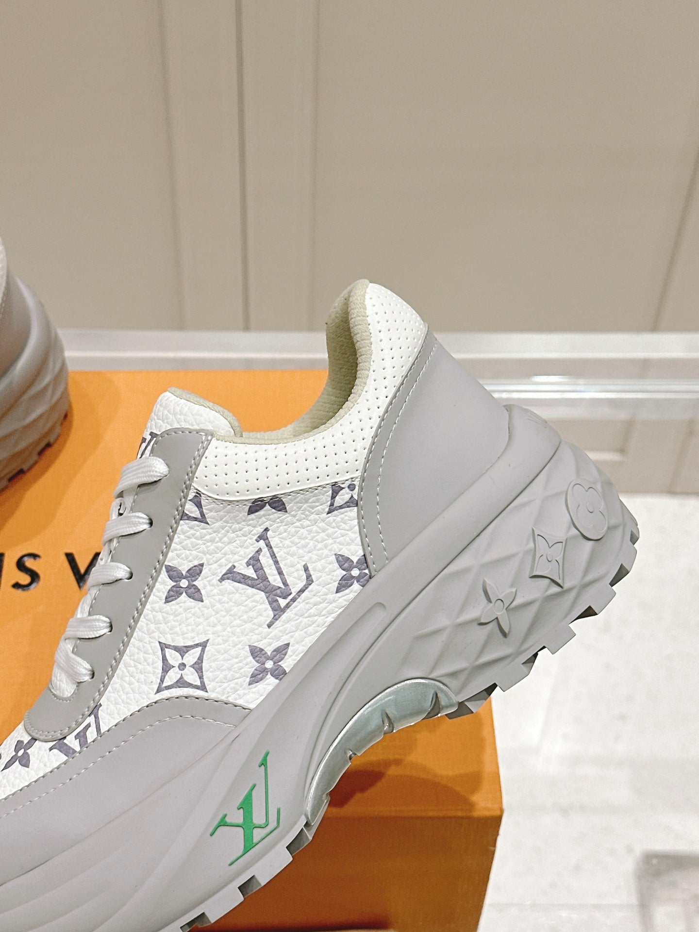 RUN AWAY SNEAKER IN DOVE GRAY MIX WHITE CALFSKIN - 35