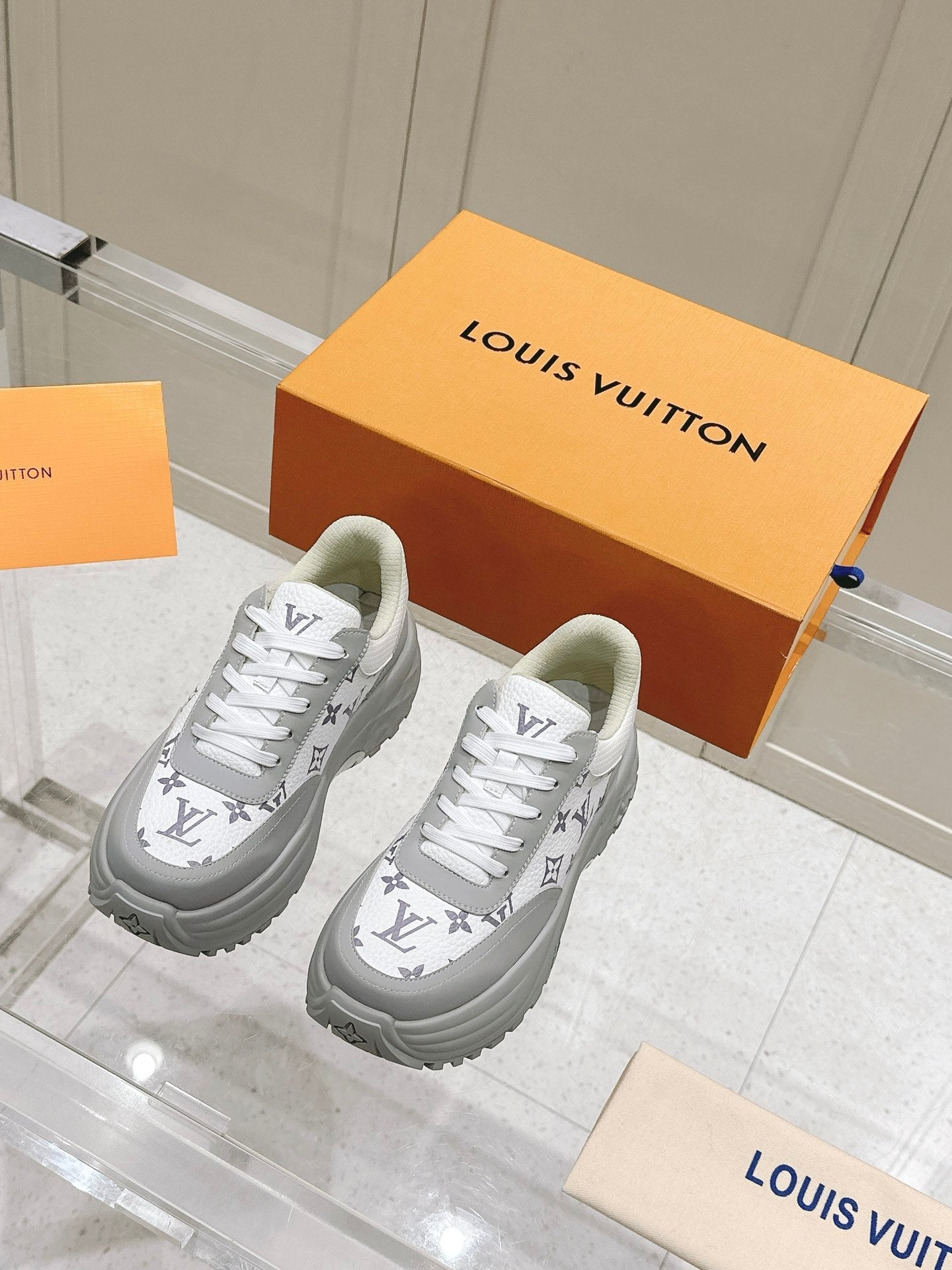 RUN AWAY SNEAKER IN DOVE GRAY MIX WHITE CALFSKIN - 35