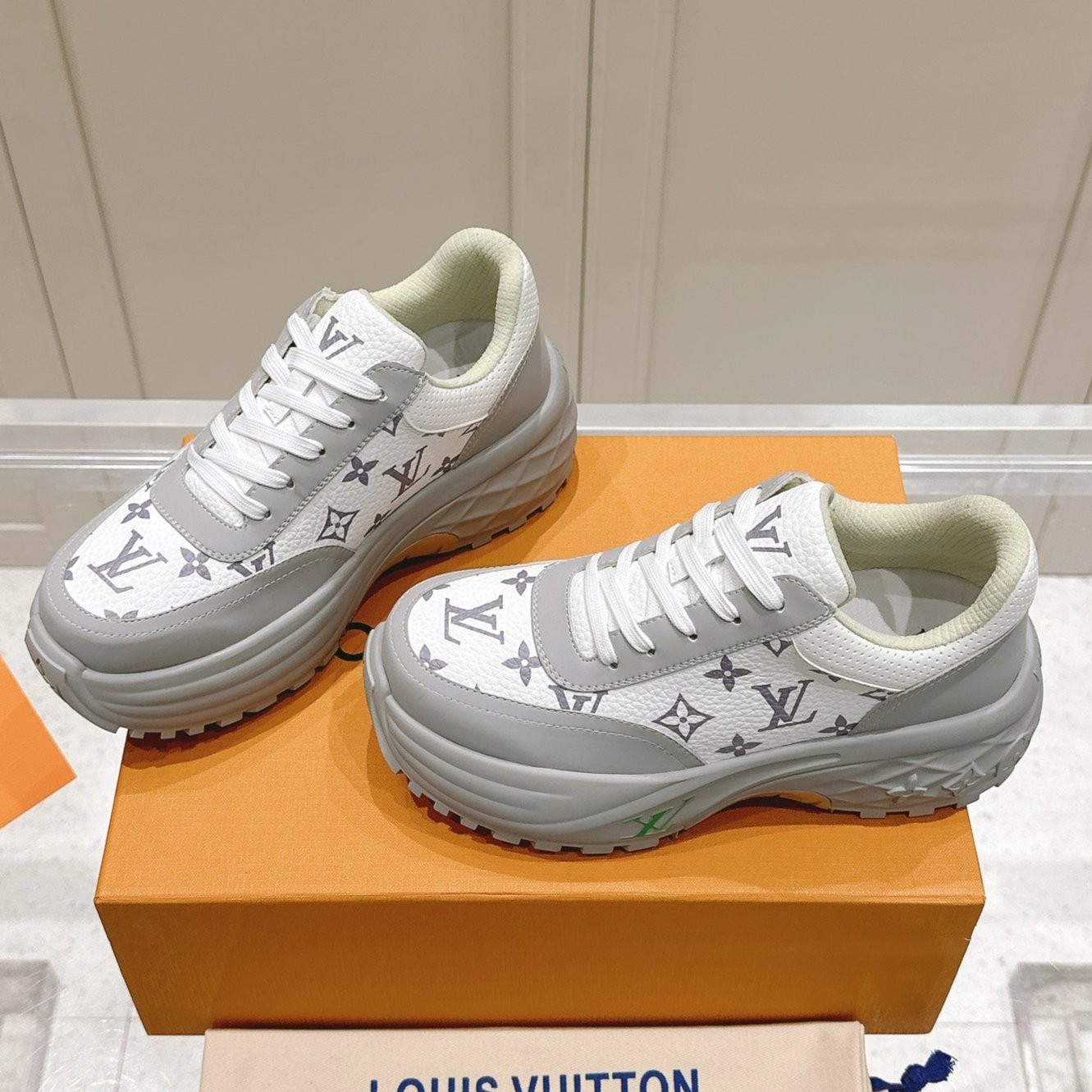 RUN AWAY SNEAKER IN DOVE GRAY MIX WHITE CALFSKIN - 35