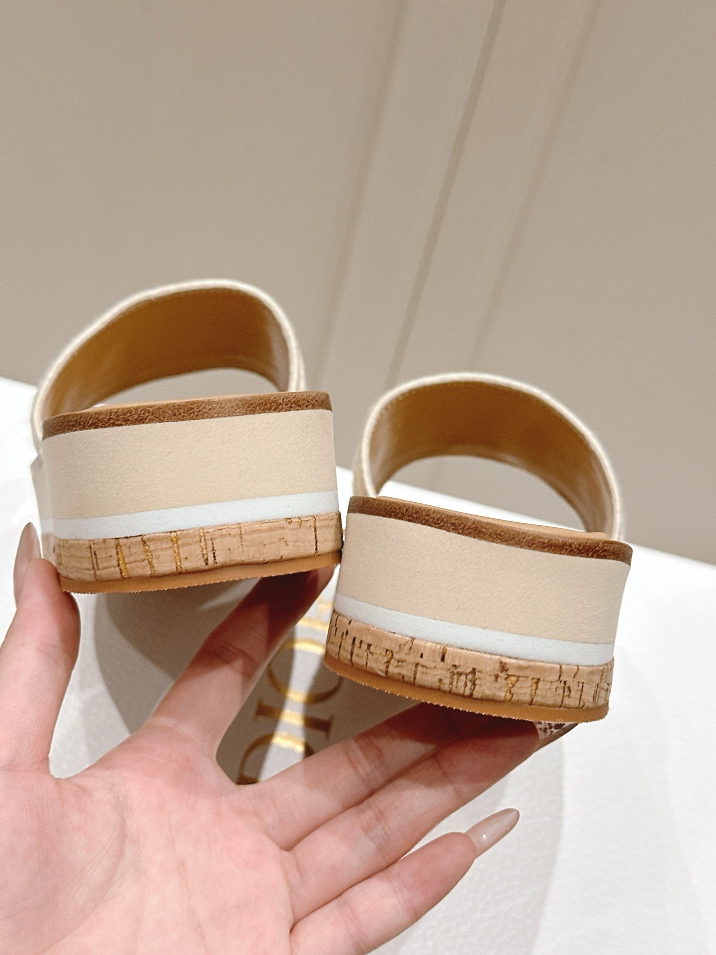 DWAY WEDGE SLIDES 45MM IN BEIGE FABRIC RAFFIA SOLE - 35