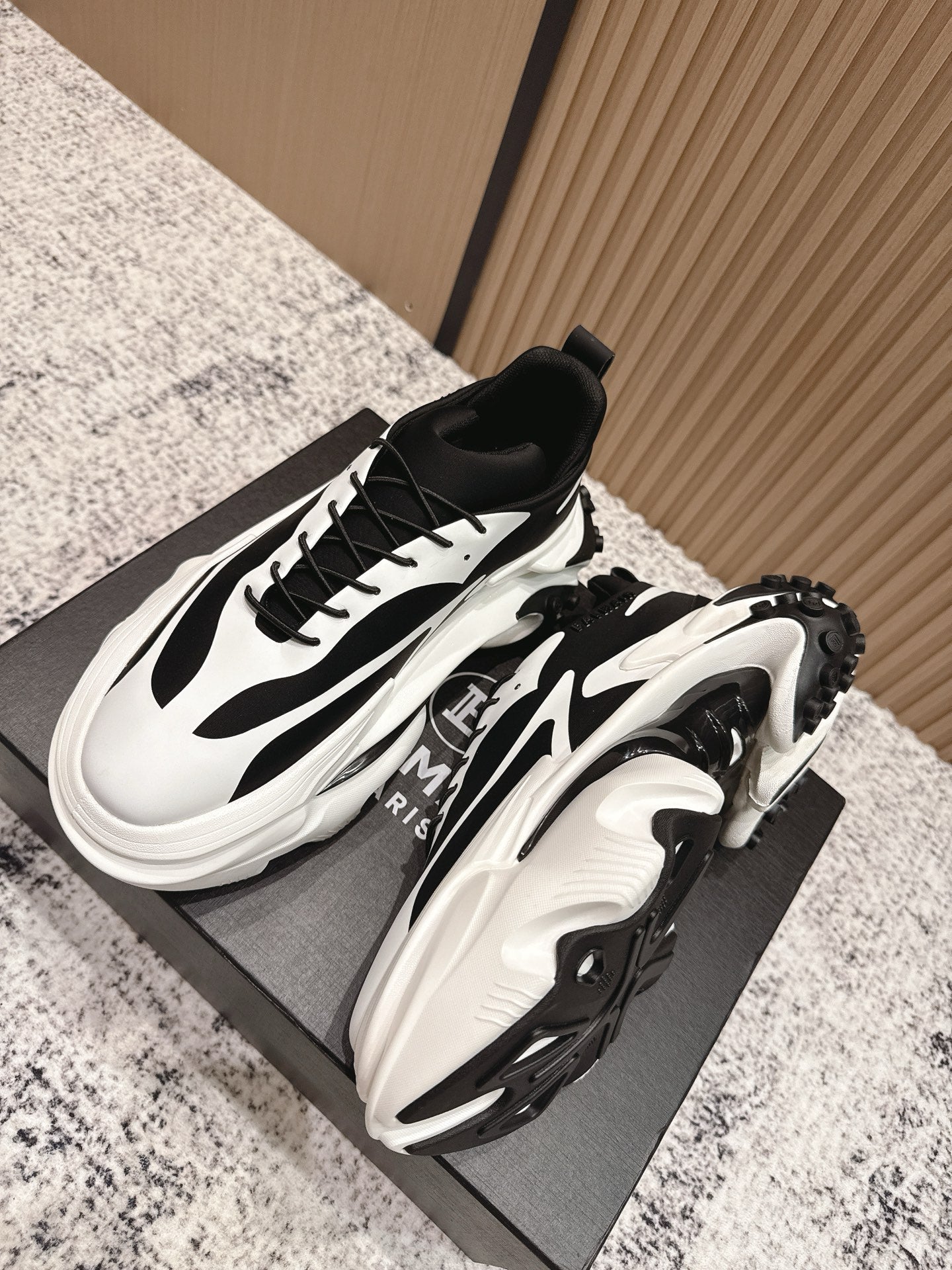 Кросівки BALMAIN 26S 60 ММ З БІЛОЇ ТА ЧОРНОЇ ТЕЛЯЧОЇ ШКІРИ