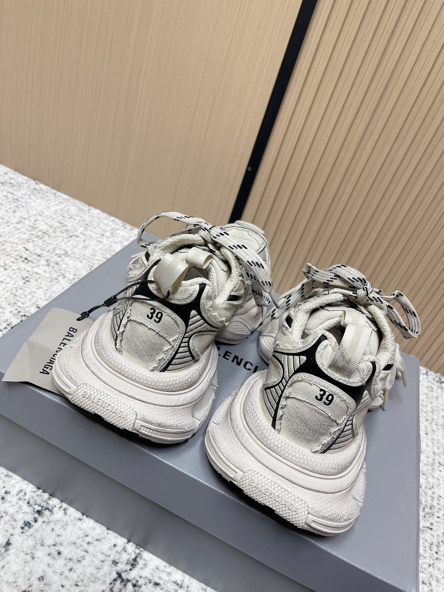 BALENCIAGA 25S 3XL SNEAKERS IN LIGHT TAUPE MIX BLACK PU LEATHER - 36