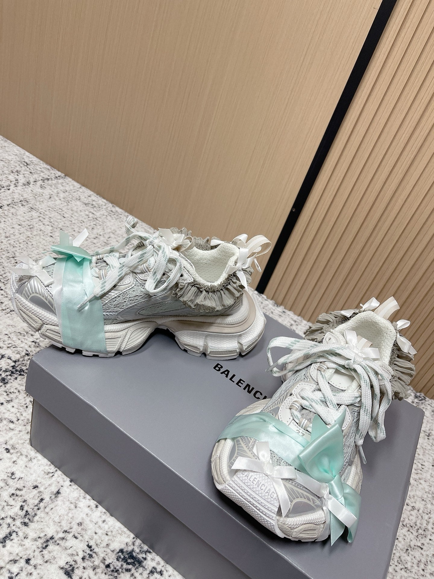 BALENCIAGA 25S 3XL SNEAKERS IN WHITE MIX GREY PU LEATHER - 35