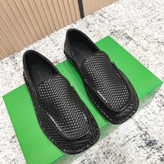 ЛОФЕРИ BOTTEGA VENETA 26S З ЧОРНОЇ ШКІРИ INTRECCIATO