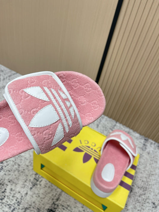 GUCCI 26S PLATFORM SLIDE SANDALS IN LIGHT PINK FABRIC