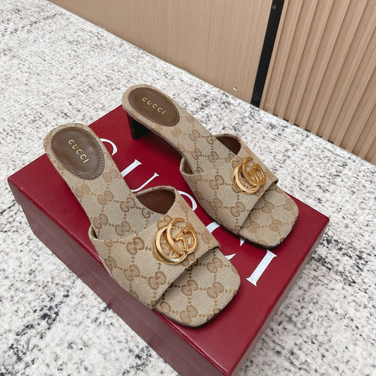 GUCCI 26S ТУФЛІ НА ВИСОКИХ ПІДБОРАХ З БЕЖЕВОГО КАНВАСУ ІЗ ЗОЛОТИСТОЮ ФУРНІТУРОЮ