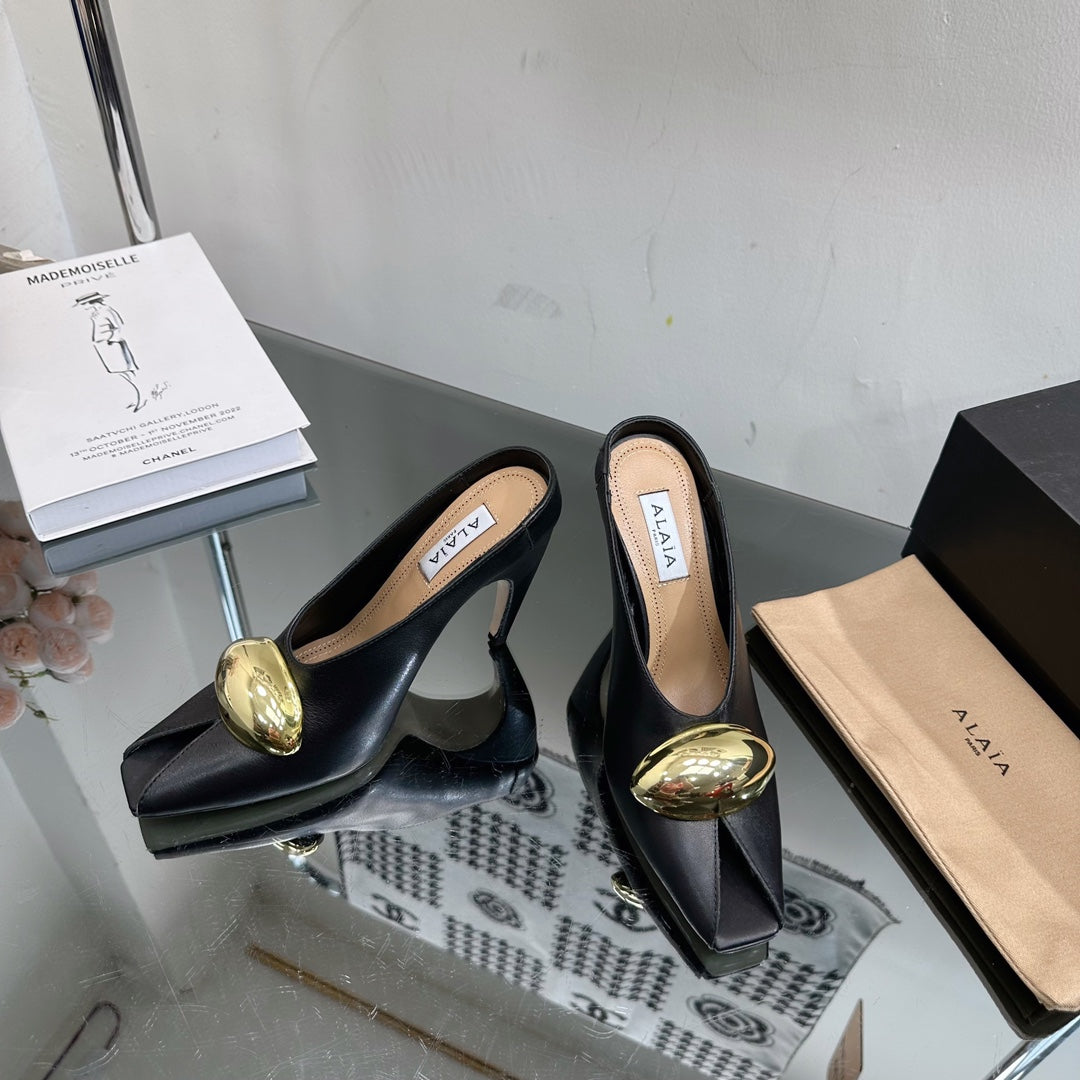ALAIA AZZEDINE HIGH HEELS IN BLACK CALFSKIN WITH GOLD HARDWARE - 35