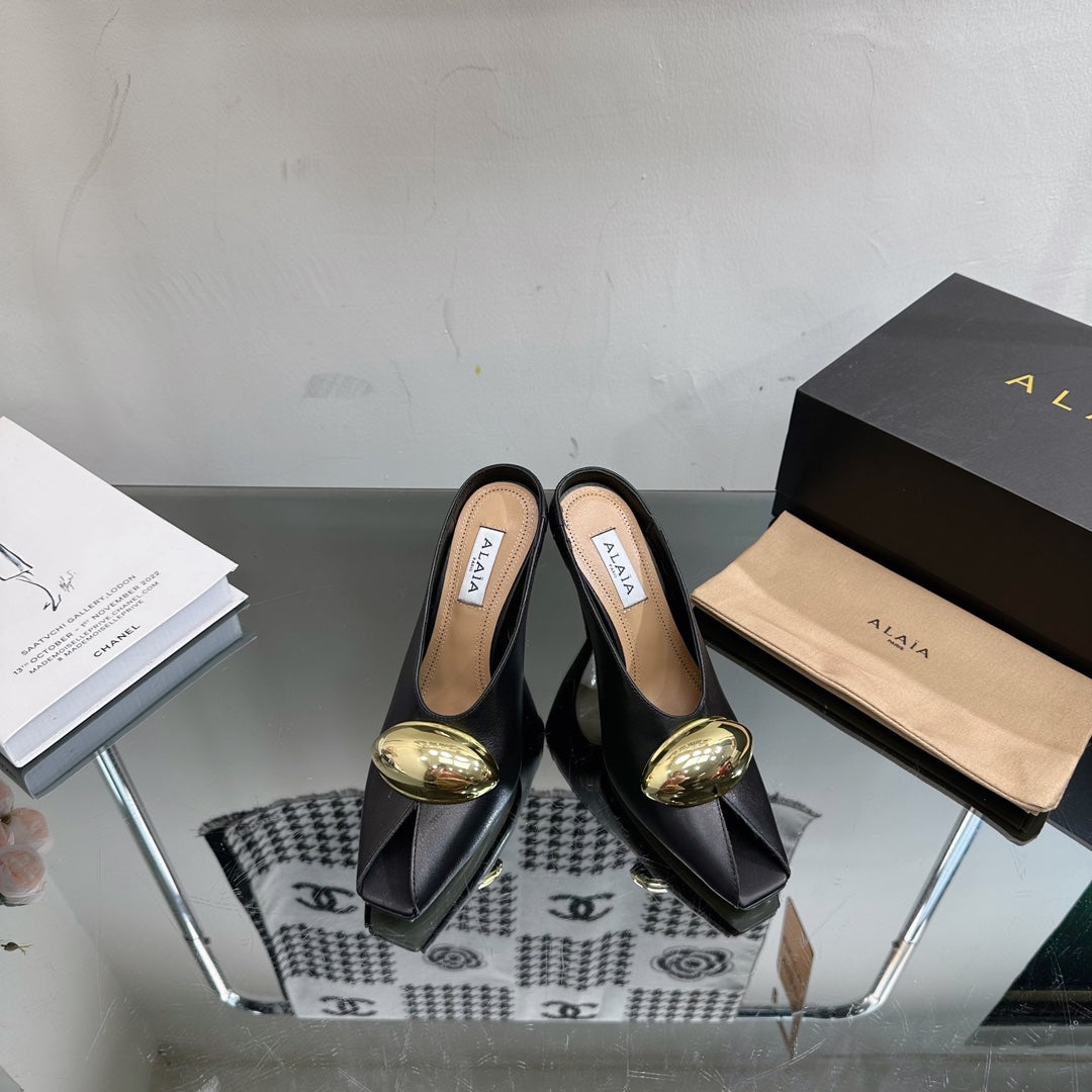 ALAIA AZZEDINE HIGH HEELS IN BLACK CALFSKIN WITH GOLD HARDWARE - 35