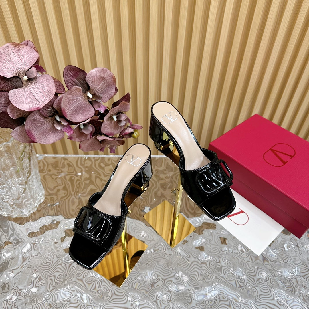 VLOGO SIGNATURE HIGH SHINE OPEN TOE SANDALS 60 MM IN BLACK CALFSKIN - 35