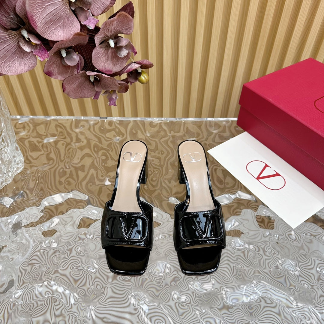 VLOGO SIGNATURE HIGH SHINE OPEN TOE SANDALS 60 MM IN BLACK CALFSKIN - 35