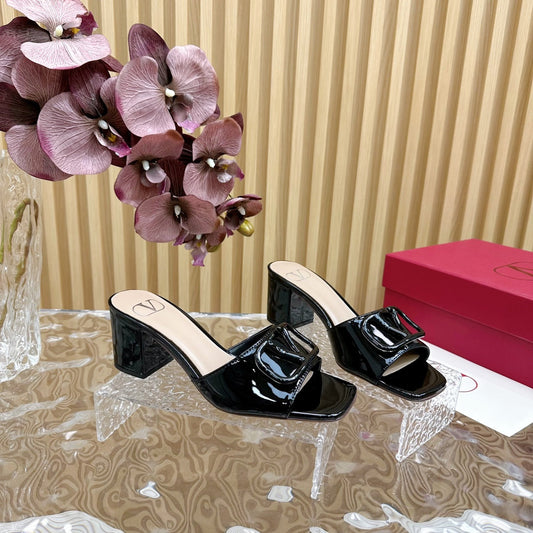 VLOGO SIGNATURE HIGH SHINE OPEN TOE SANDALS 60 MM IN BLACK CALFSKIN - 35